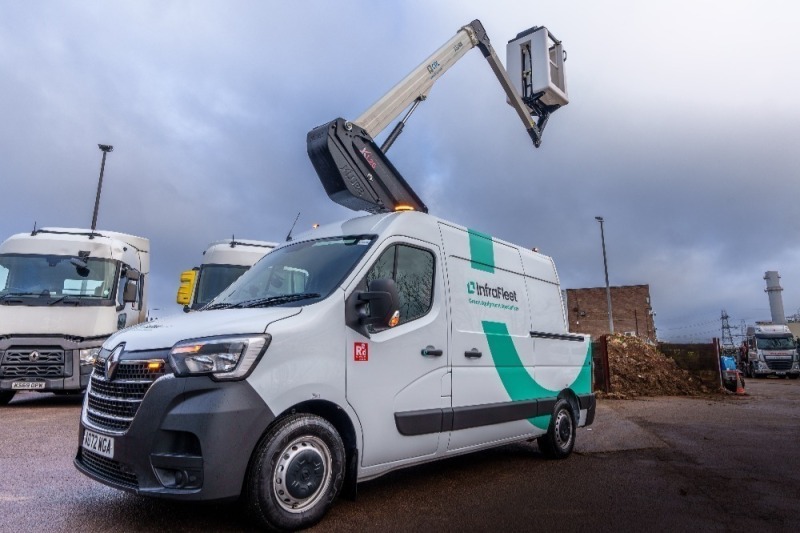 2x CPL/Renault Electric Commercial Vehicles with Platforms